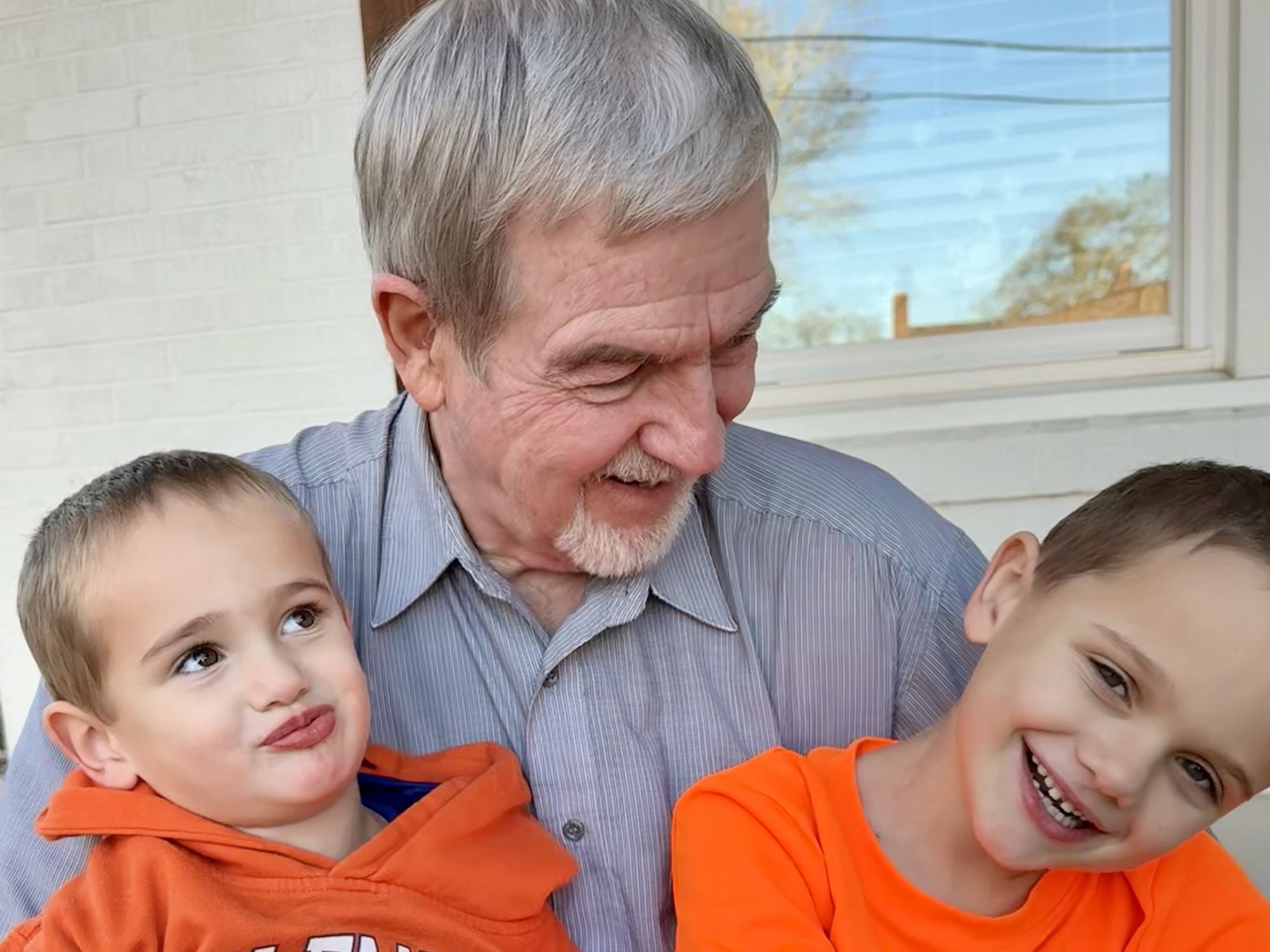 🦃 Papa vs. Thanksgiving: The Shenanigan Showdown