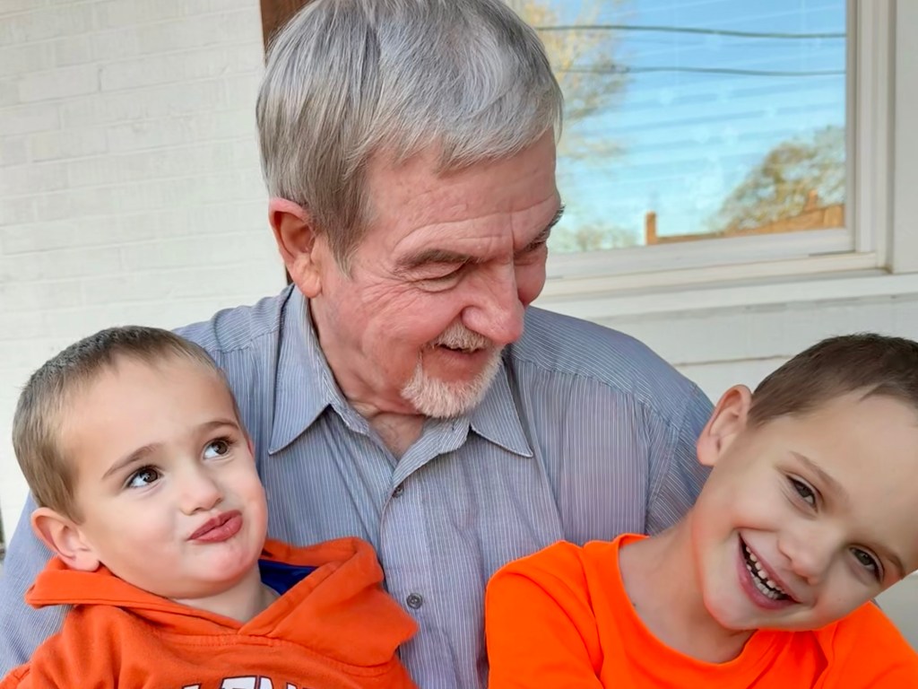 š¦ Papa vs. Thanksgiving: The Shenanigan Showdown